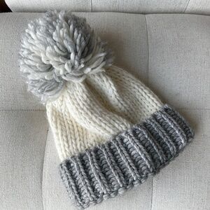 Gelso Bianco Alpaca wool blend Pom Beanie NWOT